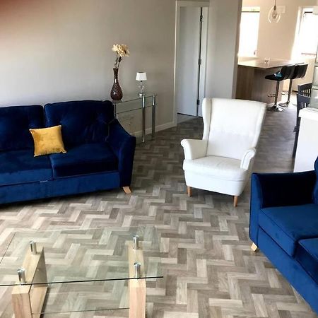 Stylish 3 Bed Apartment With Lough Atalia Views Голуэй Экстерьер фото