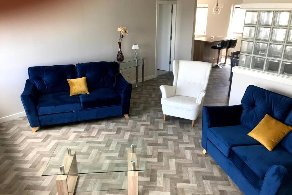 Stylish 3 Bed Apartment With Lough Atalia Views Голуэй Экстерьер фото